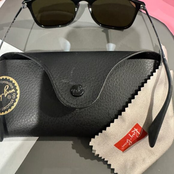 RAY-BAN RB 4187 601/55
